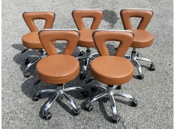 A Set Of 6 Vintage Chrome And Leather Adjustable Height Swivel Chairs (only 5 Pictured)