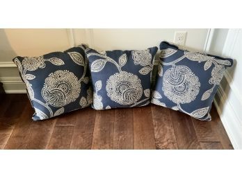 3 Decorative Throw Pillows