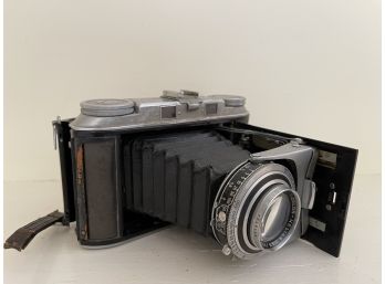 Vintage Voigtlander Bessa II 1.3.5 Rangefinder With Color Skopar, 105mm F/35 Film Camera, Made In Germany