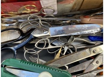 Box Lot: Scissors