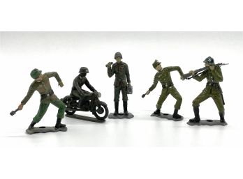 Lot Of 5 Plastic Military Figurines - Marked MR 27