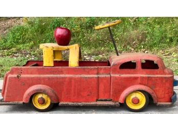 Circa 1940'S WYANDOTTE ANTIQUE RIDE-ON PUSH FIRE TRUCK Pressed Steel Vintage Metal Car All Metal Products Co.