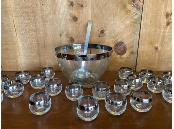 Vintage 1950's Dorothy Thorpe Silver Rim Punch Bowl With 20 Glasses