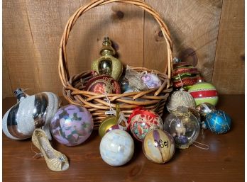 Set Of 25 Assorted Holiday Ornaments