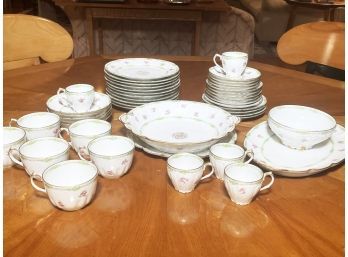 An Antique Porcelain Limoges Dinner Service