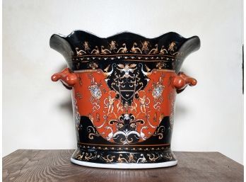 A Chinese Cache Pot