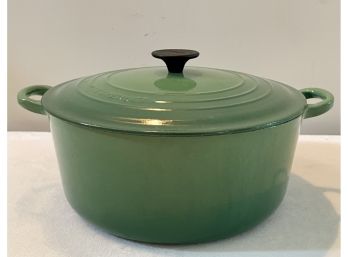 Le Creuset Signature Enameled Cast Iron Round Oven 7 1/4 US Qt From France