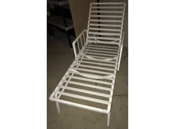 Metal Chaise With Rubber Slats