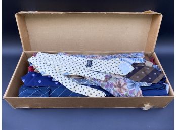 Large Lot Of Men's Neck Ties