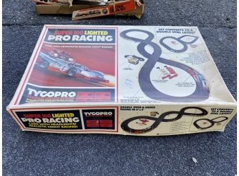 Vintage Tyco Pro Super 100 Lighted Pro Racing Set