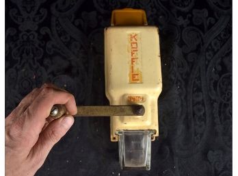 PeDe KOFFIE Wall-Mounted Vintage Coffee Grinder