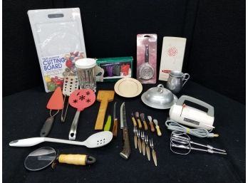 Mixed Lot Of Vintage And Modern Kitchen Items