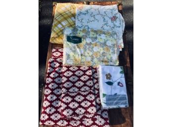 Collection Of Vintage Mid Century Modern Linens - Bedding