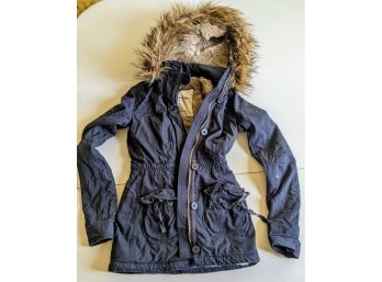 Abercrombie Jacket With Fur Trim Size Is Kids Medium