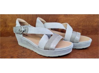 Ladies Light Grey Earth Shoes Size 9