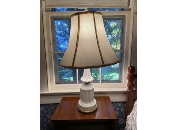 Milk Glass Table Lamp 6x27'