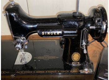 Vintage Singer Featherweight Model 221 Sewing Machine With Carrying Case And Instructions