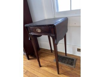 Wood Drop Leaf Side Table With Drawer 16x18x27'