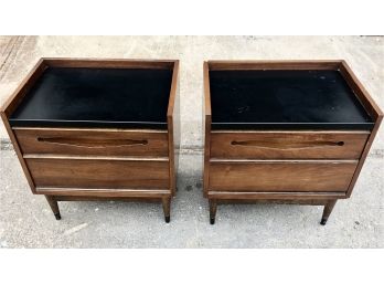 Pair Of Mid Century Modern Broyhill Walnut Nightstands With Laminate Top