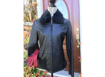 WILSONS LEATHER Black Leather / Lamb Fur Collar Jacket With Red Leather Gloves