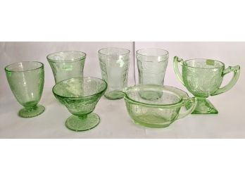 Engraved And Intricate Set Of Green Uranium Ware Glasses From The 30s Or 40s