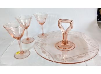 Matching Set Of Exquisite Pink Depression Glass With A Simple Leaf Pattern From The 30s And 40s- 4 Pieces