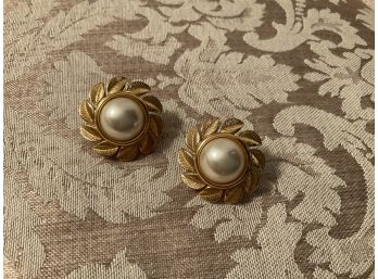 Napier Gold Tone Leaf Design Earrings - Lot #36