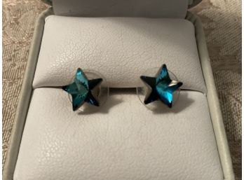 Sparkling Blue Star Shaped Earrings - Lot #46