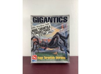 Gigantics Huge Tarantula Diorama Model