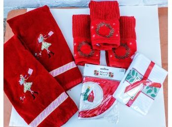 William Sonoma X-Mas Lady Shopping, Wreath & Holly Towels,  Plus Mini Tree Skirt,