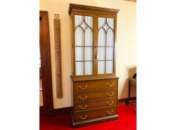 Vintage Kittinger Colonial Cabinet / Hutch With Dovetail Drawers And Brass Hardware