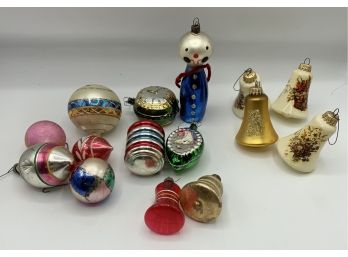 Lot Of Beautiful Antique Christmas Ornaments