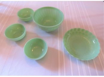 5 Pieces Of Jadeite Fire King Bowls