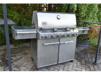 Webber Summit Natural Gas Grill With Sear Station