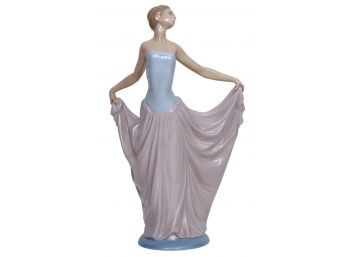 LLadro Porcelain Figurine 'Dancer' #5050 With Glossy Finish