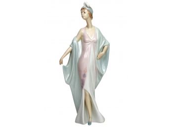 Lladro Dama De Fiesta 'Sophisticate' Porcelain Figurine #5787 (retail $580)