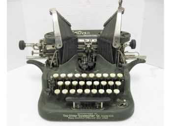 Antique Oliver No 5 Bat Wing Standard Visable  Green Typewriter