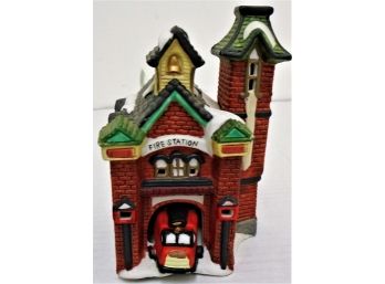 DICKENS KEEPSAKE FIRE STATION PORCELAIN LIGHTED HOUSE