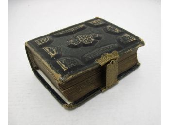 Antique Victorian Leather Photo Album With  40 Tintypes & CDV Photos