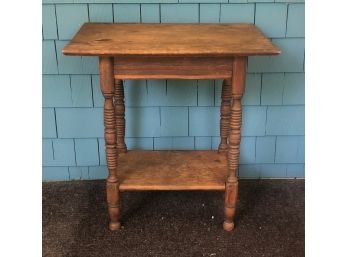 NICE ANTIQUE OAK SIDE TABLE