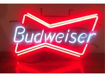 NEON BUD SIGN THAT WORKS GREAT