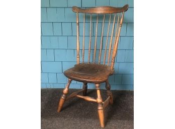 ANTIQUE WINDSOR CHAIR