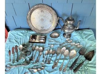 A LARGE GROUP OF SILVER PLATE