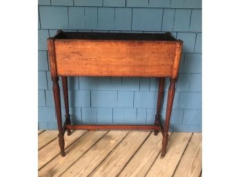 ANTIQUE OAK PLANTER