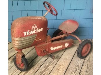 AMF RIDE ON 'PEDAL CAR' TRACTOR