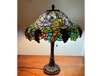 ALMOST NEW REPRODUCTION STAINED GLASS LAMP