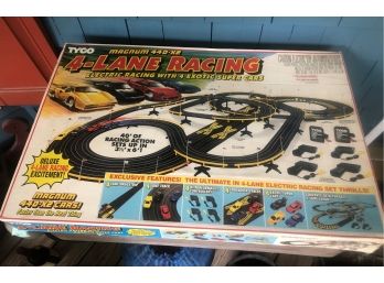 TYCO 4-LANE RACING SET