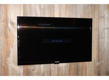 Samsung 40' Flat Screen Television With Remote & Wall Mount