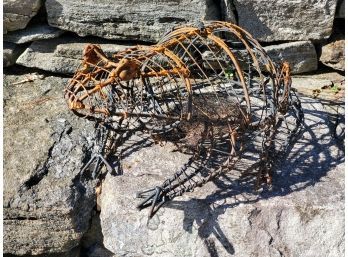 Cute Weathered Metal Wire Garden Frog Decor