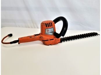 Vintage Black And Decker Electric Shrub And Hedge Trimmer  Model #8110